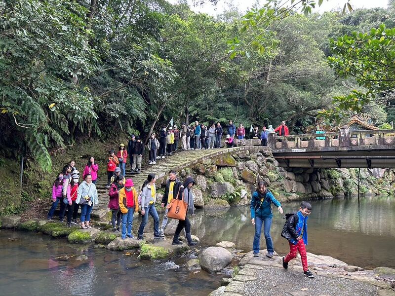 2024 內湖櫻花道健行 —— 跨越內溝溪的木橋
