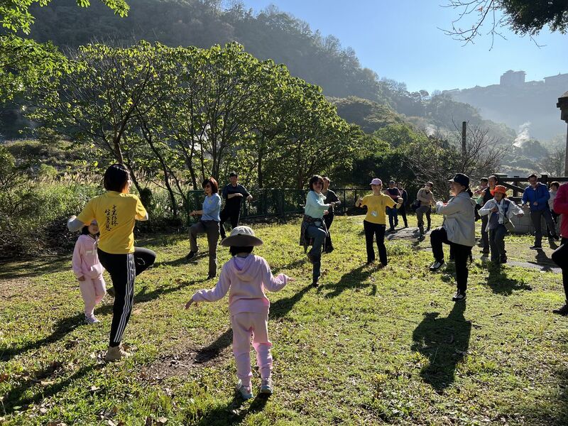 2025 陽明山十八挖水圳走讀 —— 水圳旁帶領養生操