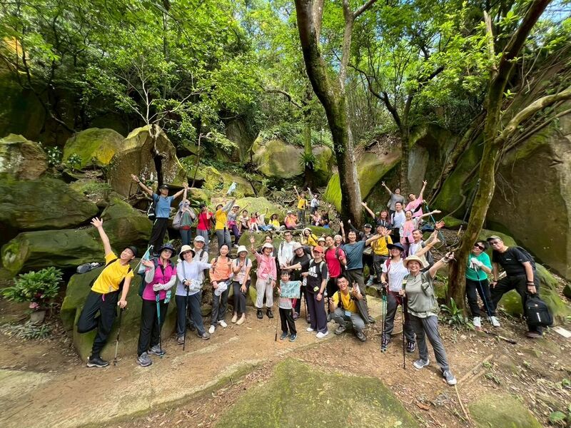 2025 四獸山象山步道走讀 —— 砂岩地景一線天