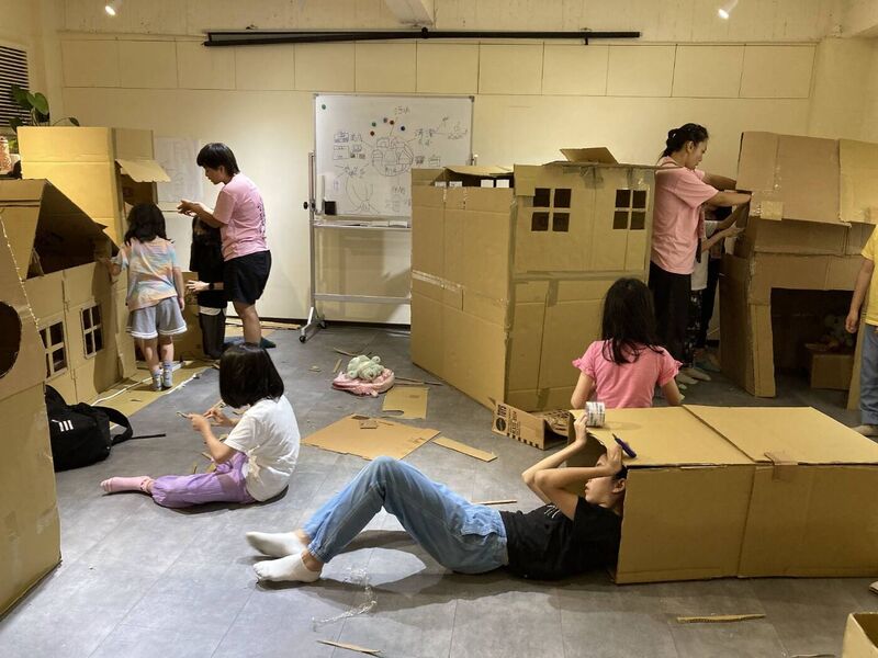 戶外降落傘團隊遊戲