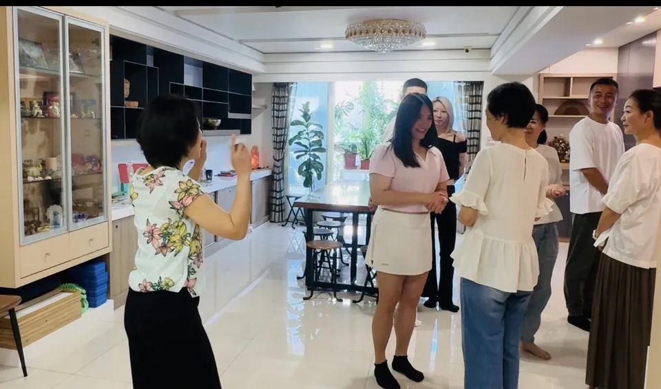 生活心第一期參與者進行站立互動練習
