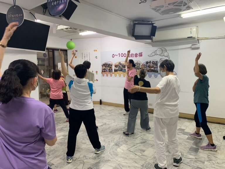 LINE_ALBUM_20231025福智巷弄長照站課程_2310312